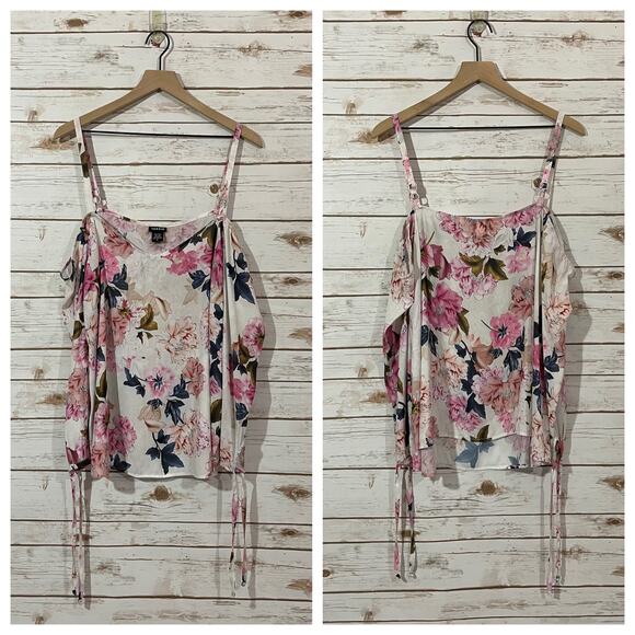 Torrid White Floral Cold Shoulder Top - 0 - Picture 11 of 11